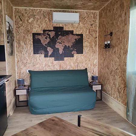 La Cabane Des Jours Heureux Saint-Laurent-de-Carnols Екстериор снимка