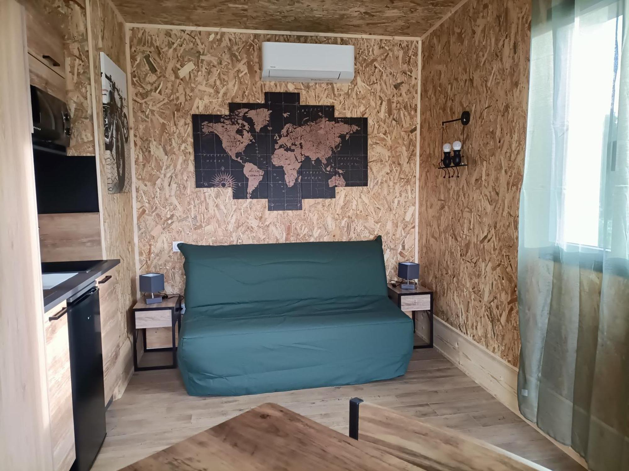 La Cabane Des Jours Heureux Saint-Laurent-de-Carnols Екстериор снимка